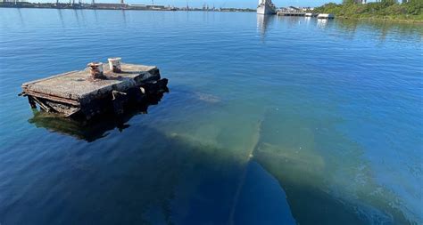 oil leaking from uss arizona|Why the USS Arizona Was Never Raised